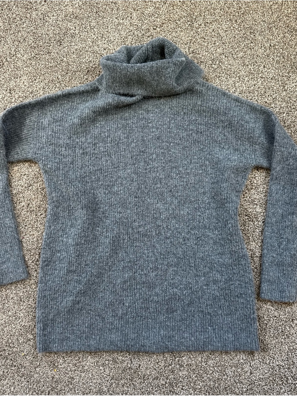 Staccato Women's Small Gray Ribbed Turtleneck Sweater Soft Mint Condition!